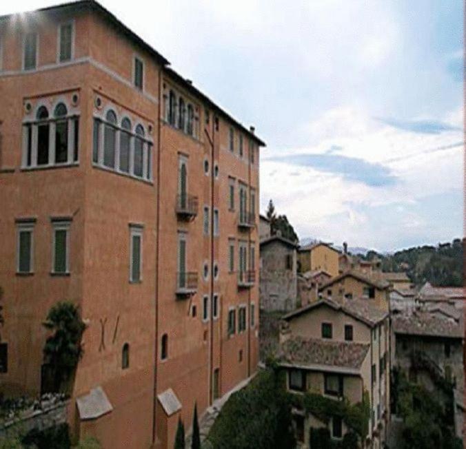 Hotel Palazzo Dragoni Spoleto Exterior foto